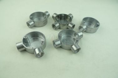 TOPELE 20 mm / 25 mm BS4568 / BS31 Elektrische Zweispurige Kreiswinkel Aluminium Verbindungskiste, elektrische Leitungsbefestigungen