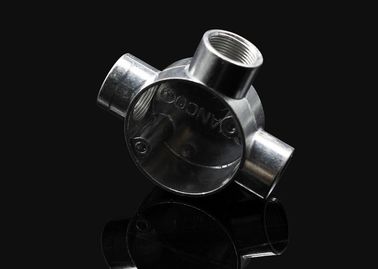 TOPELE 25MM Warmgetränkte Galvanisierte Aluminium Formbare Eisen-Metall-Leitung-Kreuzungskiste